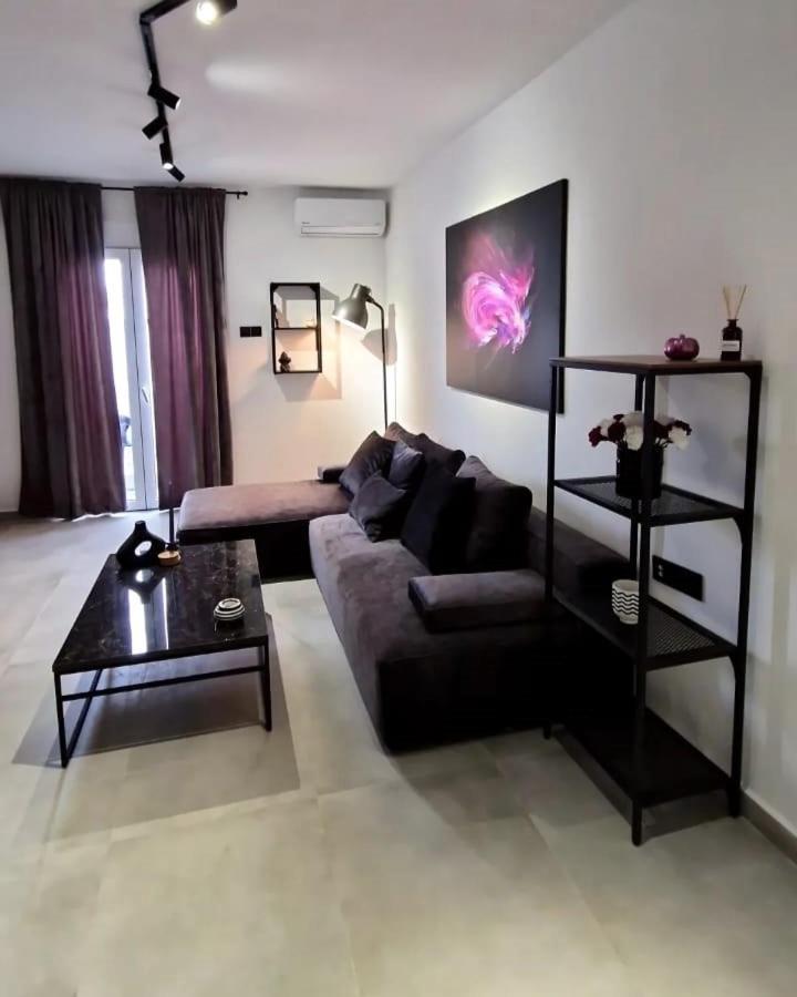Apartamento Essel Noir - A Hidden Gem With A Magnificent Acropolis View Atenas Exterior foto